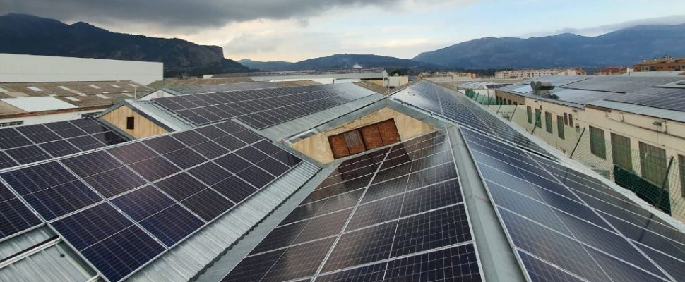 Ampliación en Hilados Benisaidó. Cubierta Solar